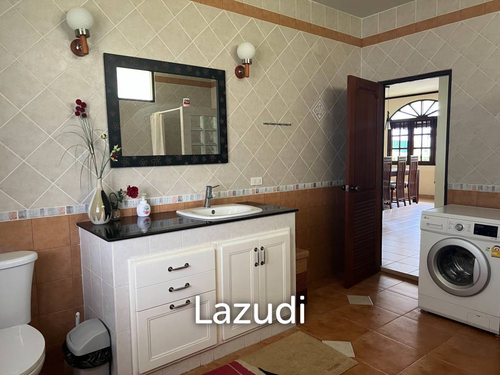 Beautiful 2-bedroom house with large land plot and garden