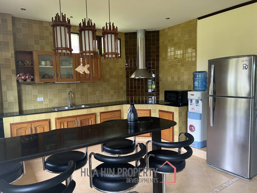 Beautiful 2-bedroom house with large land plot and garden