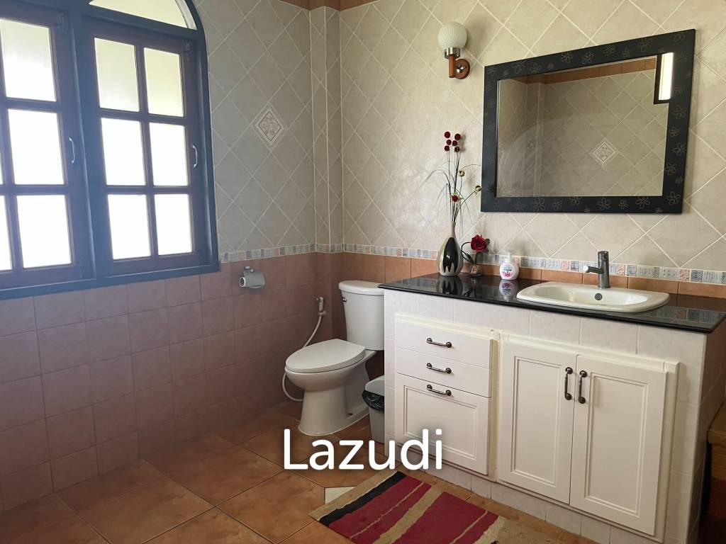 Beautiful 2-bedroom house with large land plot and garden