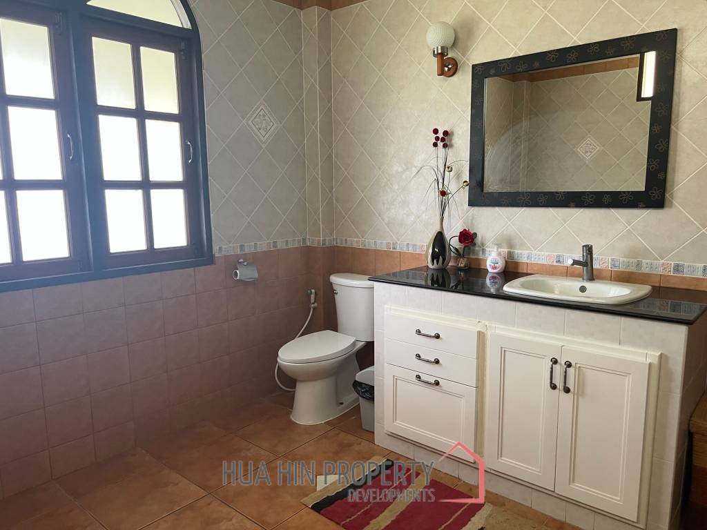 Beautiful 2-bedroom house with large land plot and garden