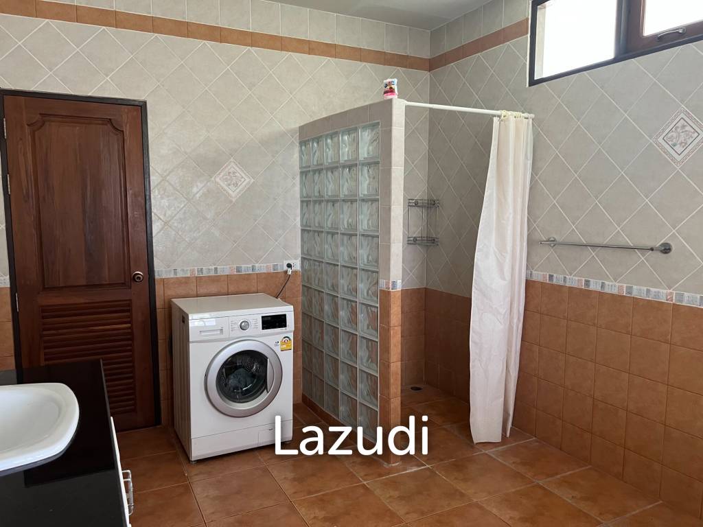 Beautiful 2-bedroom house with large land plot and garden