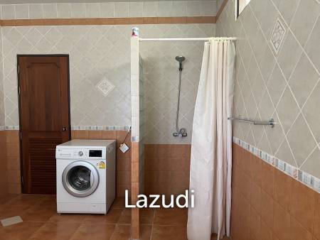 Beautiful 2-bedroom house with large land plot and garden