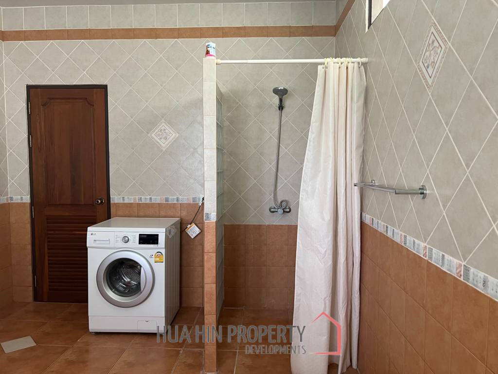 Beautiful 2-bedroom house with large land plot and garden