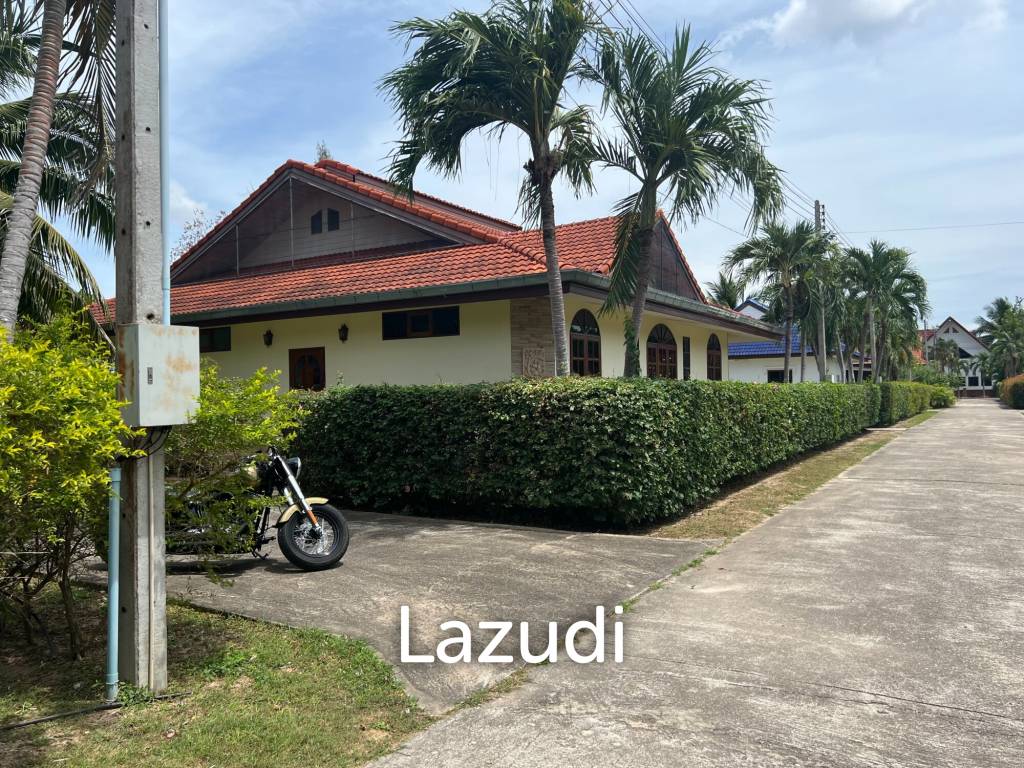 Beautiful 2-bedroom house with large land plot and garden