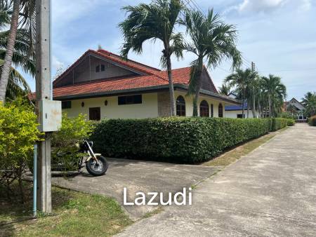 Beautiful 2-bedroom house with large land plot and garden