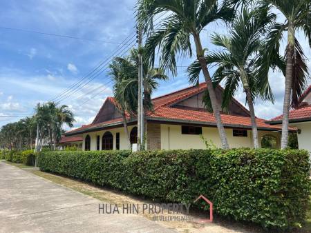 Beautiful 2-bedroom house with large land plot and garden