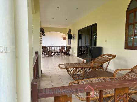 Beautiful 2-bedroom house with large land plot and garden