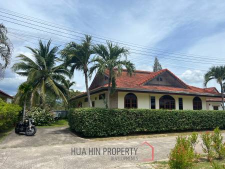 Beautiful 2-bedroom house with large land plot and garden