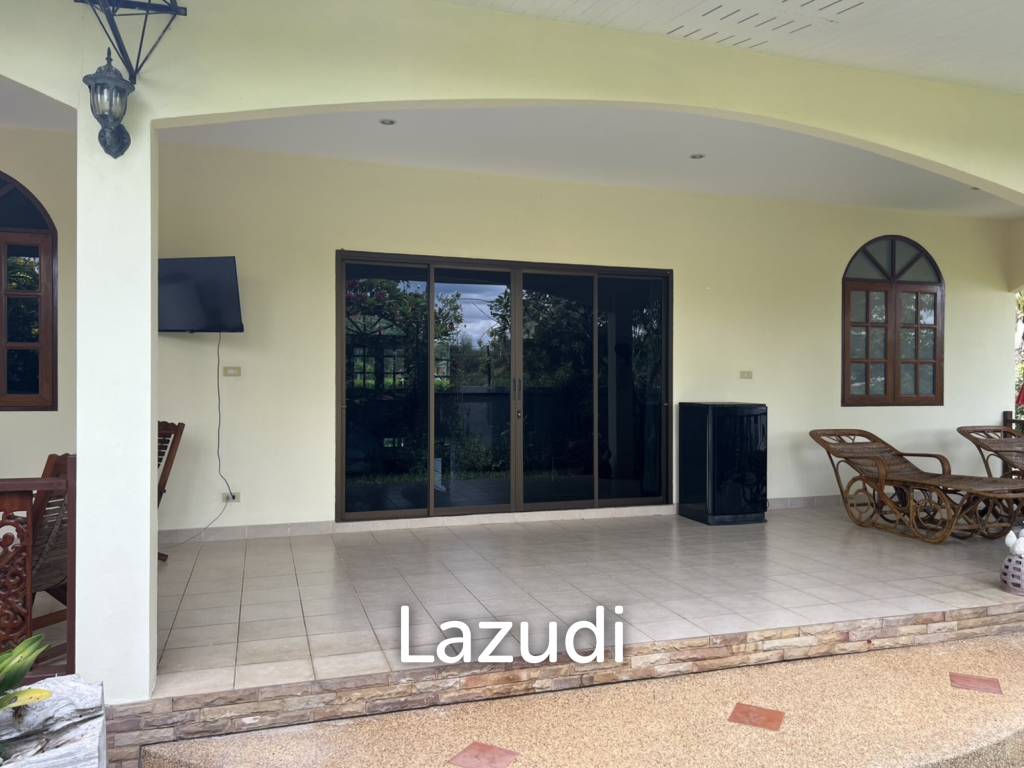 Beautiful 2-bedroom house with large land plot and garden
