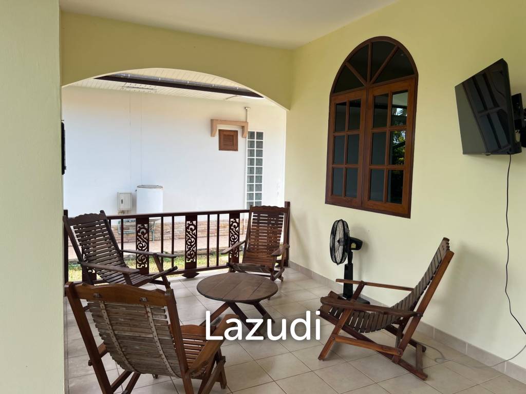 Beautiful 2-bedroom house with large land plot and garden