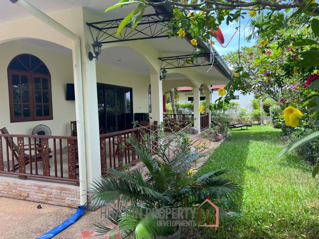 Beautiful 2-bedroom house with large land plot and garden