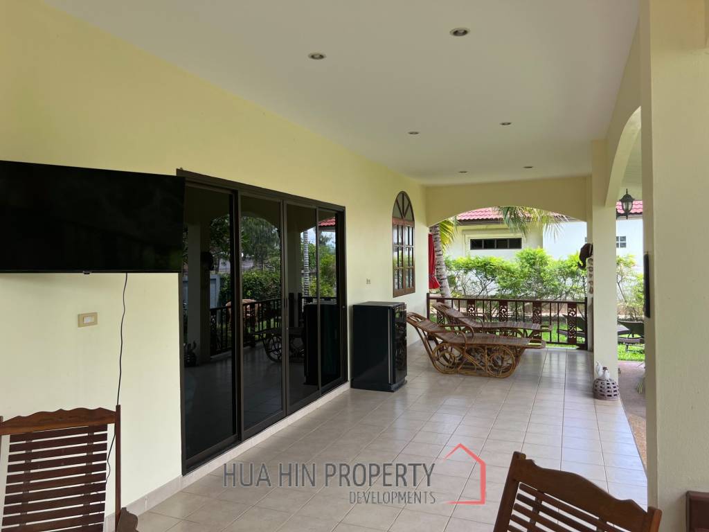 Beautiful 2-bedroom house with large land plot and garden