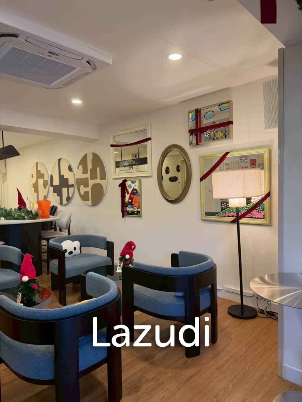 Turnkey Corner Cafe for Takeover – Thong Lo 13 | 200 sqm | Ready to Operate