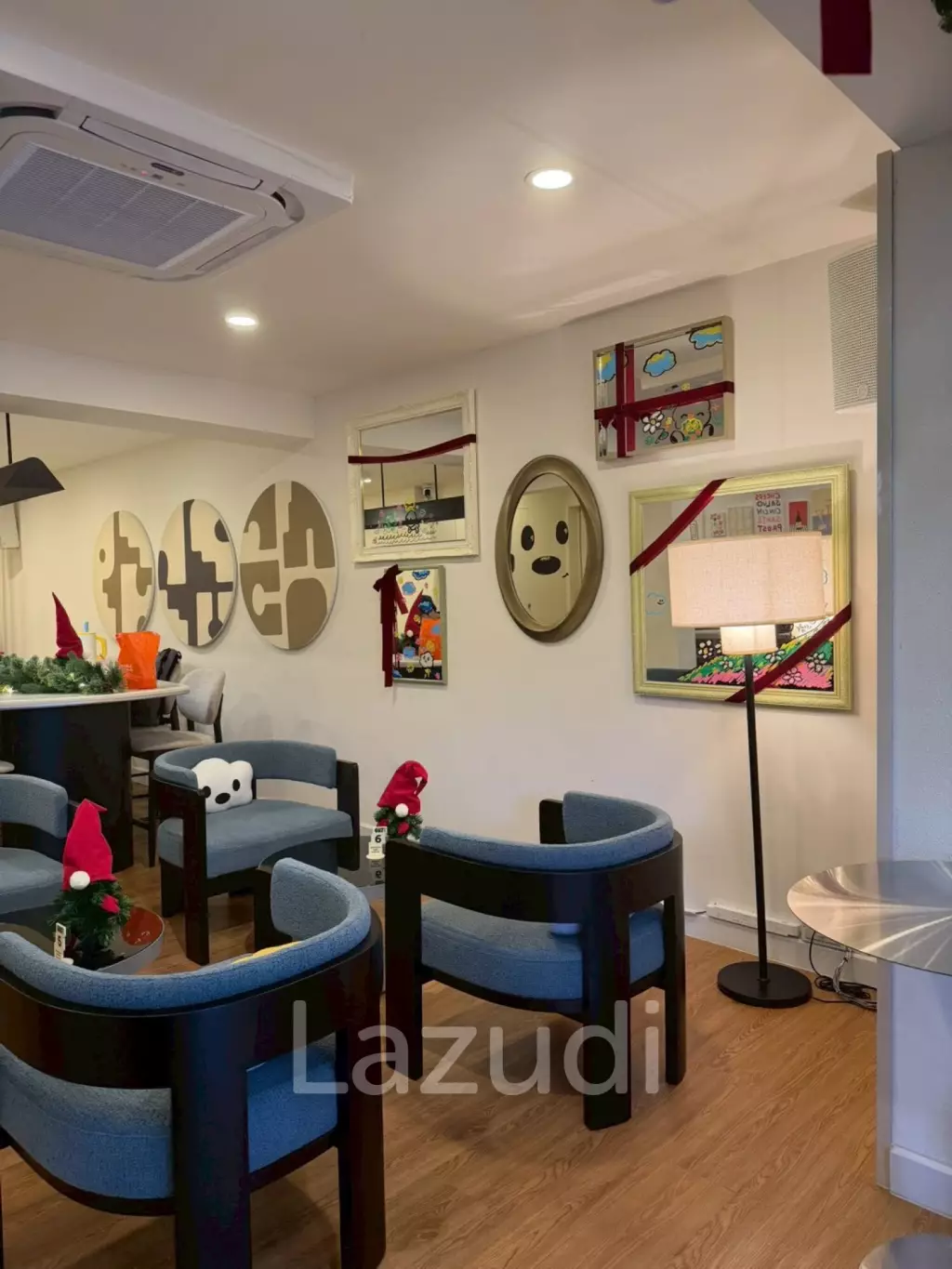Turnkey Corner Cafe for Takeover – Thong Lo 13 | 200 sqm | Ready to Operate