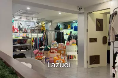 Turnkey Corner Cafe for Takeover – Thong Lo 13 | 200 sqm | Ready to Operate