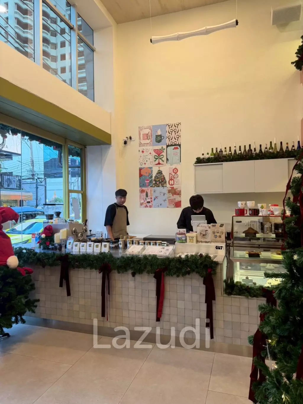 Turnkey Corner Cafe for Takeover – Thong Lo 13 | 200 sqm | Ready to Operate