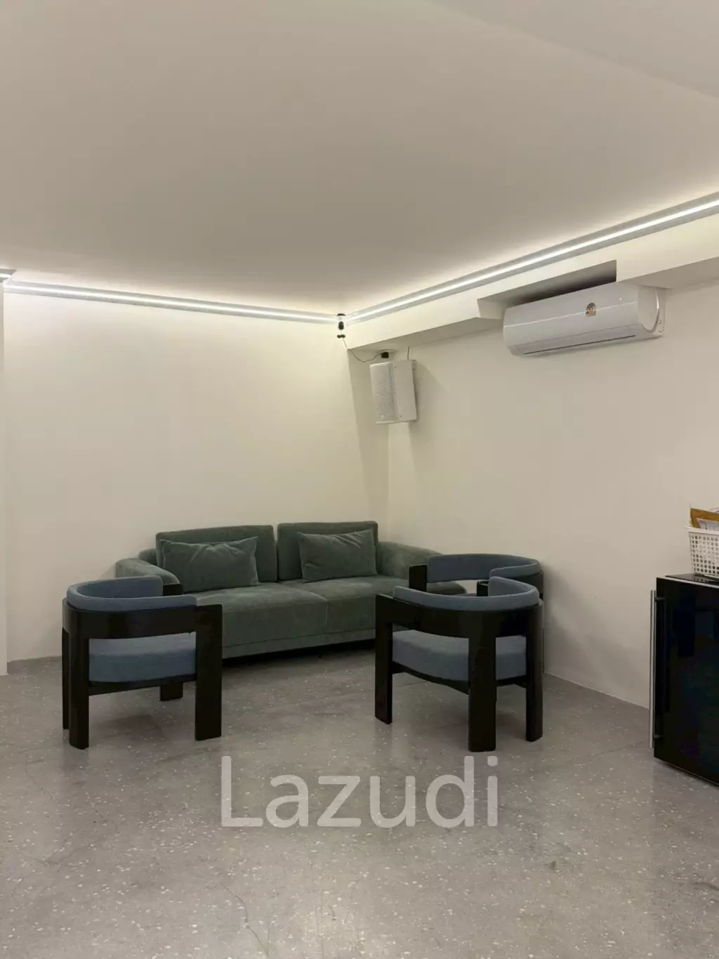 Turnkey Corner Cafe for Takeover – Thong Lo 13 | 200 sqm | Ready to Operate