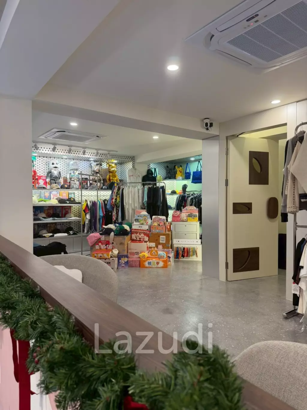 Turnkey Corner Cafe for Takeover – Thong Lo 13 | 200 sqm | Ready to Operate