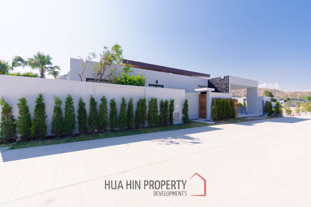 New Luxury pool villa in Nong Kae Hua Hin Botanica Luxury