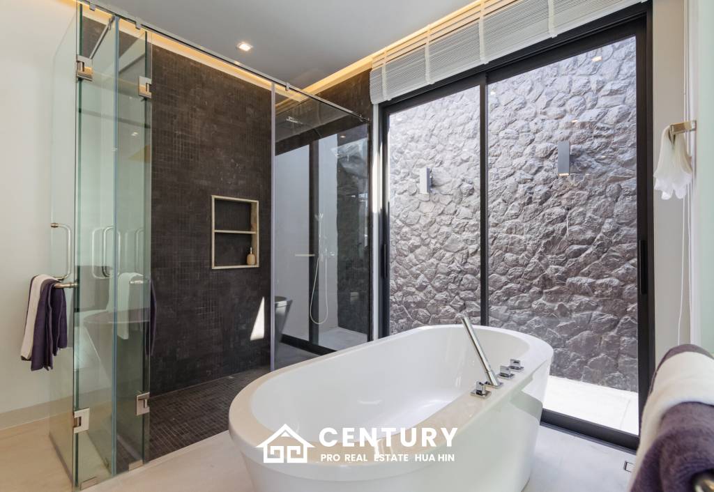 New Luxury pool villa in Nong Kae Hua Hin Botanica Luxury