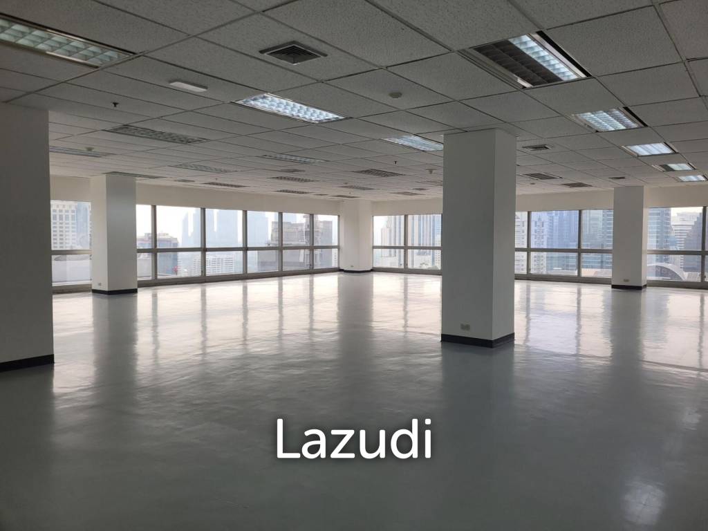 229 sqm Corner Office for Rent in Sermmit Tower Khlong Toei Nuea Bangkok