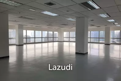 229 sqm Corner Office for Rent in Sermmit Tower Khlong Toei Nuea Bangkok