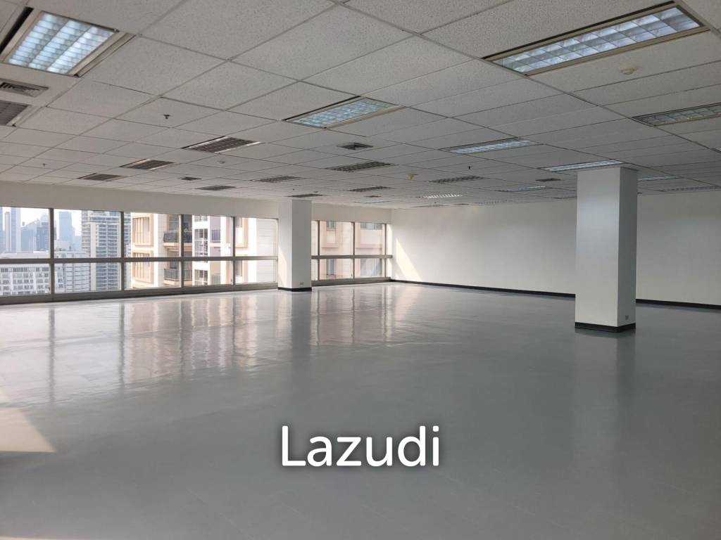 229 sqm Corner Office for Rent in Sermmit Tower Khlong Toei Nuea Bangkok