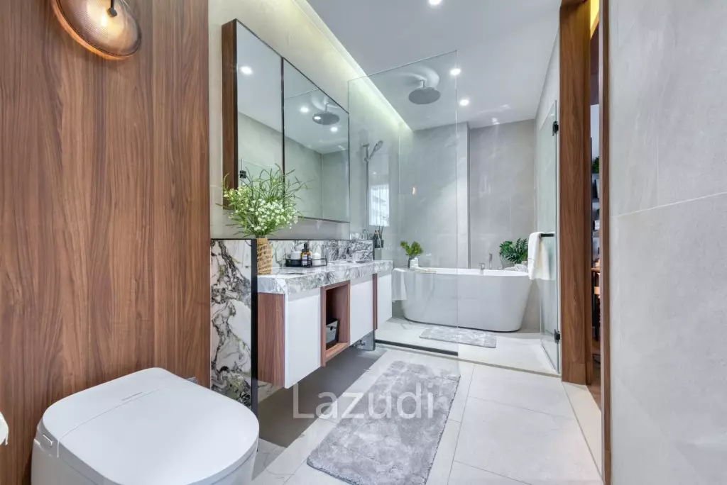 60 sqm high floor 1 bedroom condo at ROMM Convent Si Lom Bangkok