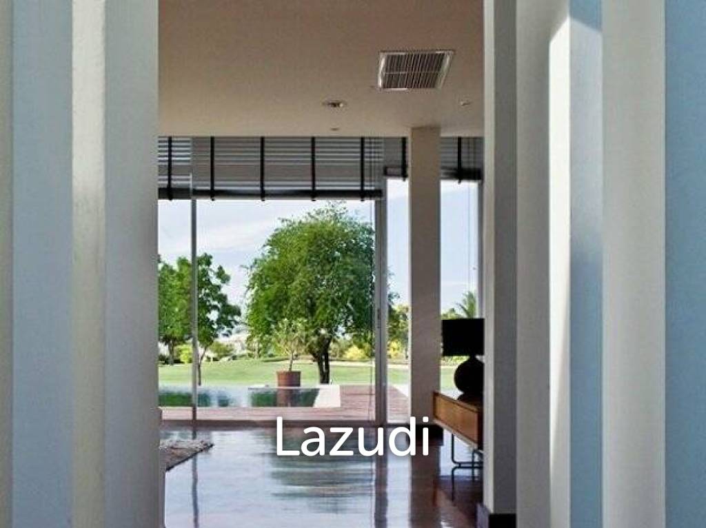 2,000 Sqm 2 Bed 3 Bath Villa For Sale