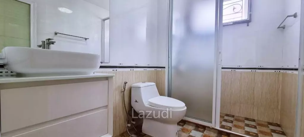3 ห้องนอน 2 ห้องน้ำ 170 ตรม โชคชัย วิลเลจ 10