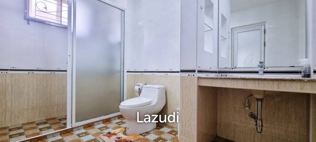 3 ห้องนอน 2 ห้องน้ำ 170 ตรม โชคชัย วิลเลจ 10