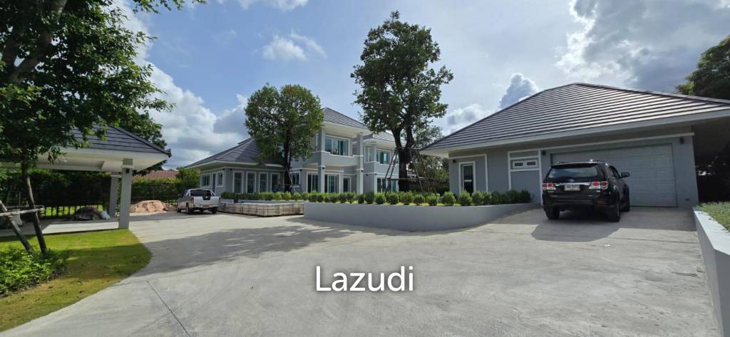 6 Bedroom 8 Bathroom 700 SQ.M. Horseshoe Point