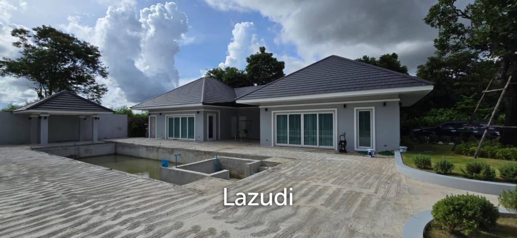 6 Bedroom 8 Bathroom 700 SQ.M. Horseshoe Point