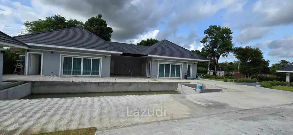 6 Bedroom 8 Bathroom 700 SQ.M. Horseshoe Point