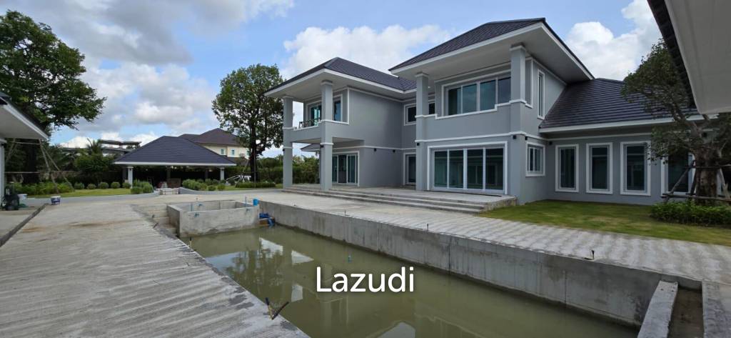 6 Bedroom 8 Bathroom 700 SQ.M. Horseshoe Point