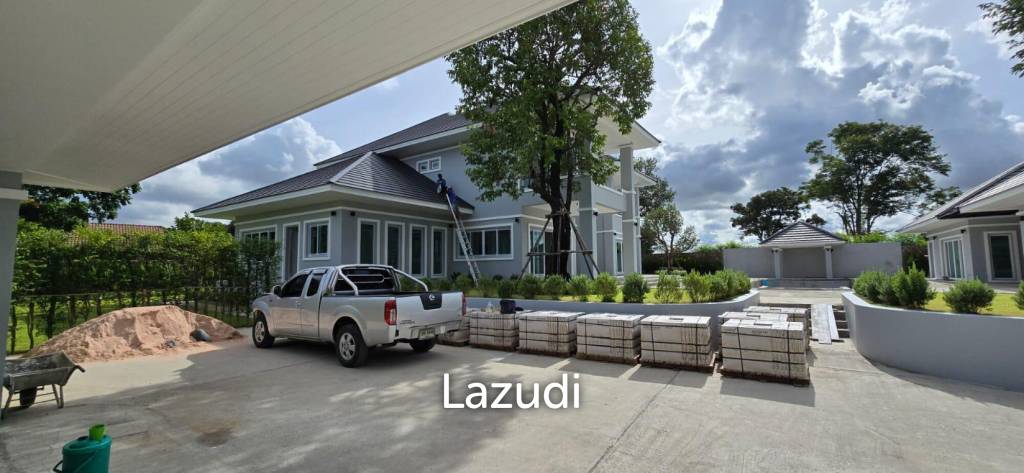 6 Bedroom 8 Bathroom 700 SQ.M. Horseshoe Point