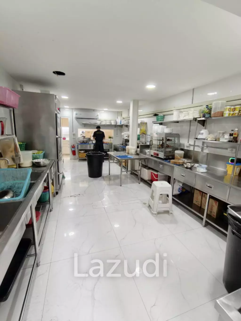 Main Thong Lo Shophouse Opportunity | 4 Floors | Beside brand new Market Place Thong Lo