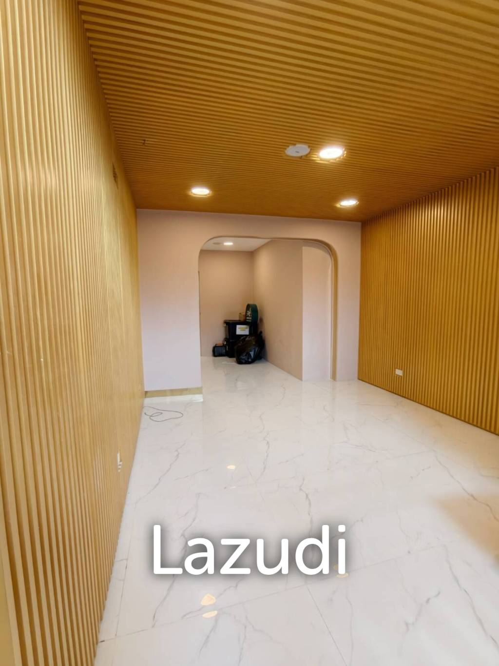 Main Thong Lo Shophouse Opportunity | 4 Floors | Beside brand new Market Place Thong Lo