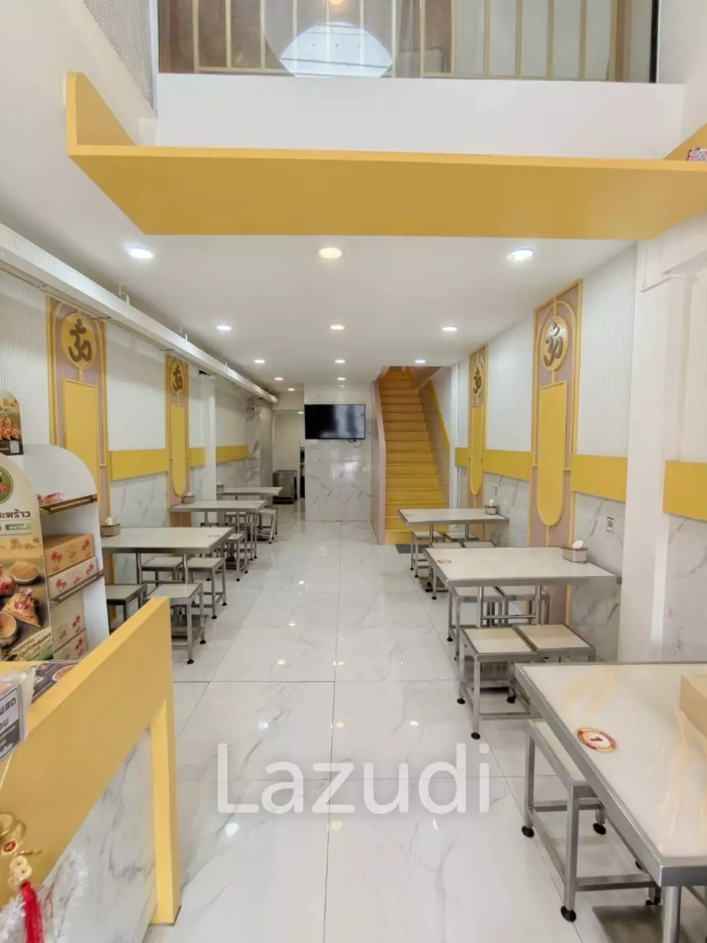 Main Thong Lo Shophouse Opportunity | 4 Floors | Beside brand new Market Place Thong Lo