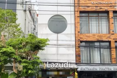 Main Thong Lo Shophouse Opportunity | 4 Floors | Beside brand new Market Place Thong Lo