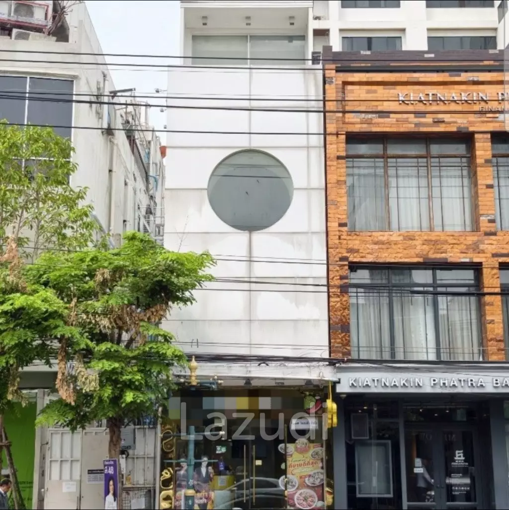 Main Thong Lo Shophouse Opportunity | 4 Floors | Beside brand new Market Place Thong Lo
