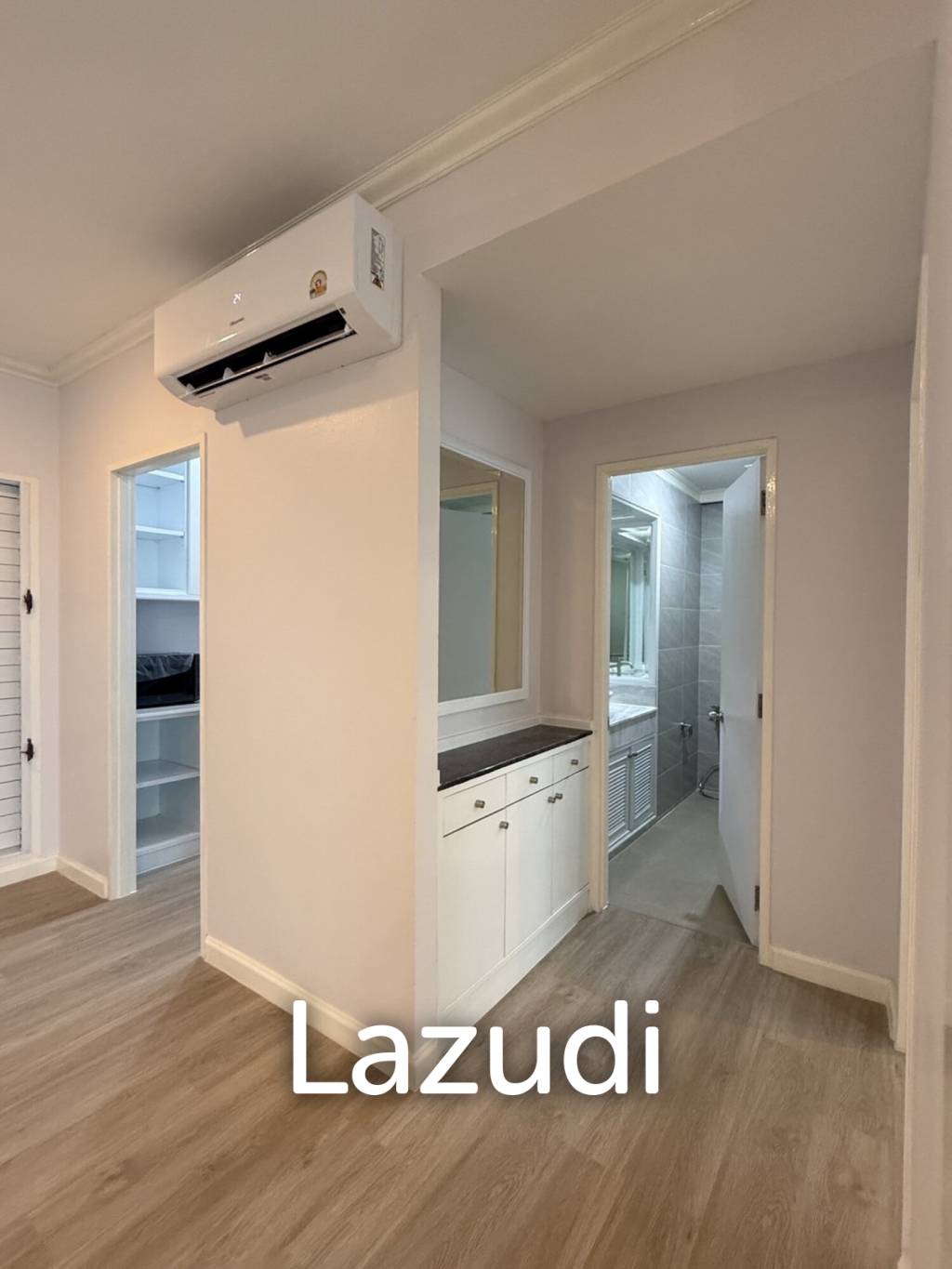 1 bedroom 1 bathroom condo 65 sqm. Baan Chao Praya for rent