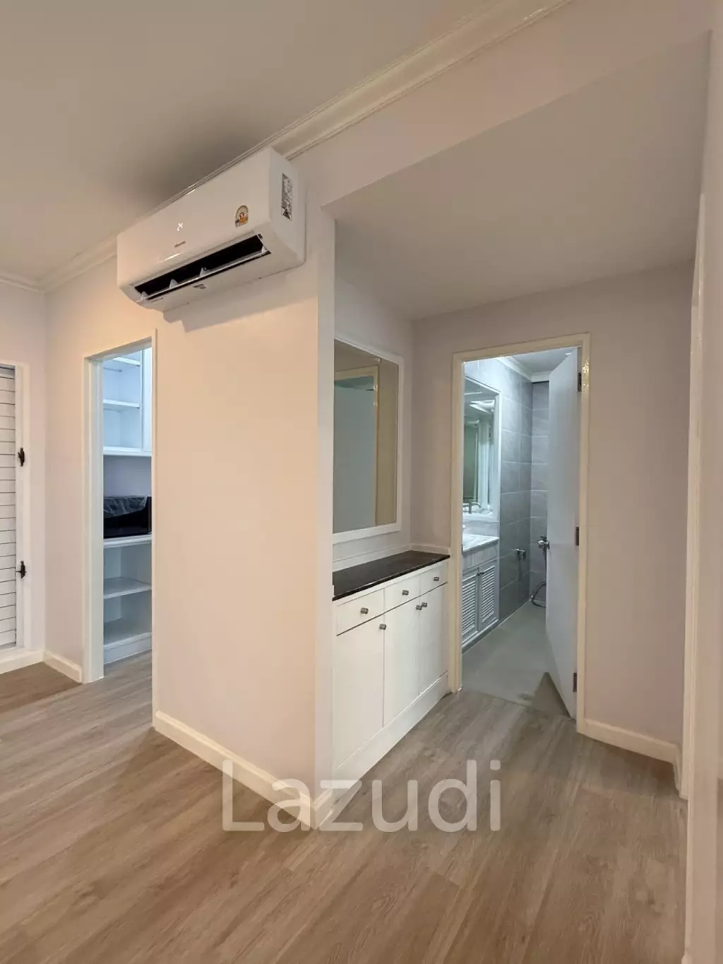 1 bedroom 1 bathroom condo 65 sqm. Baan Chao Praya for rent