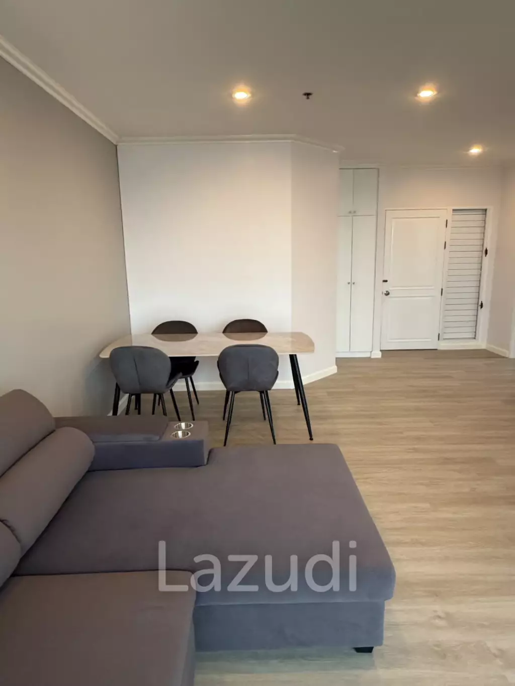 1 bedroom 1 bathroom condo 65 sqm. Baan Chao Praya for rent