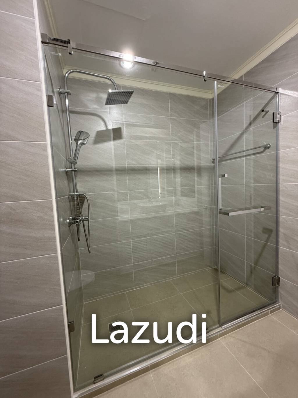1 bedroom 1 bathroom condo 65 sqm. Baan Chao Praya for rent