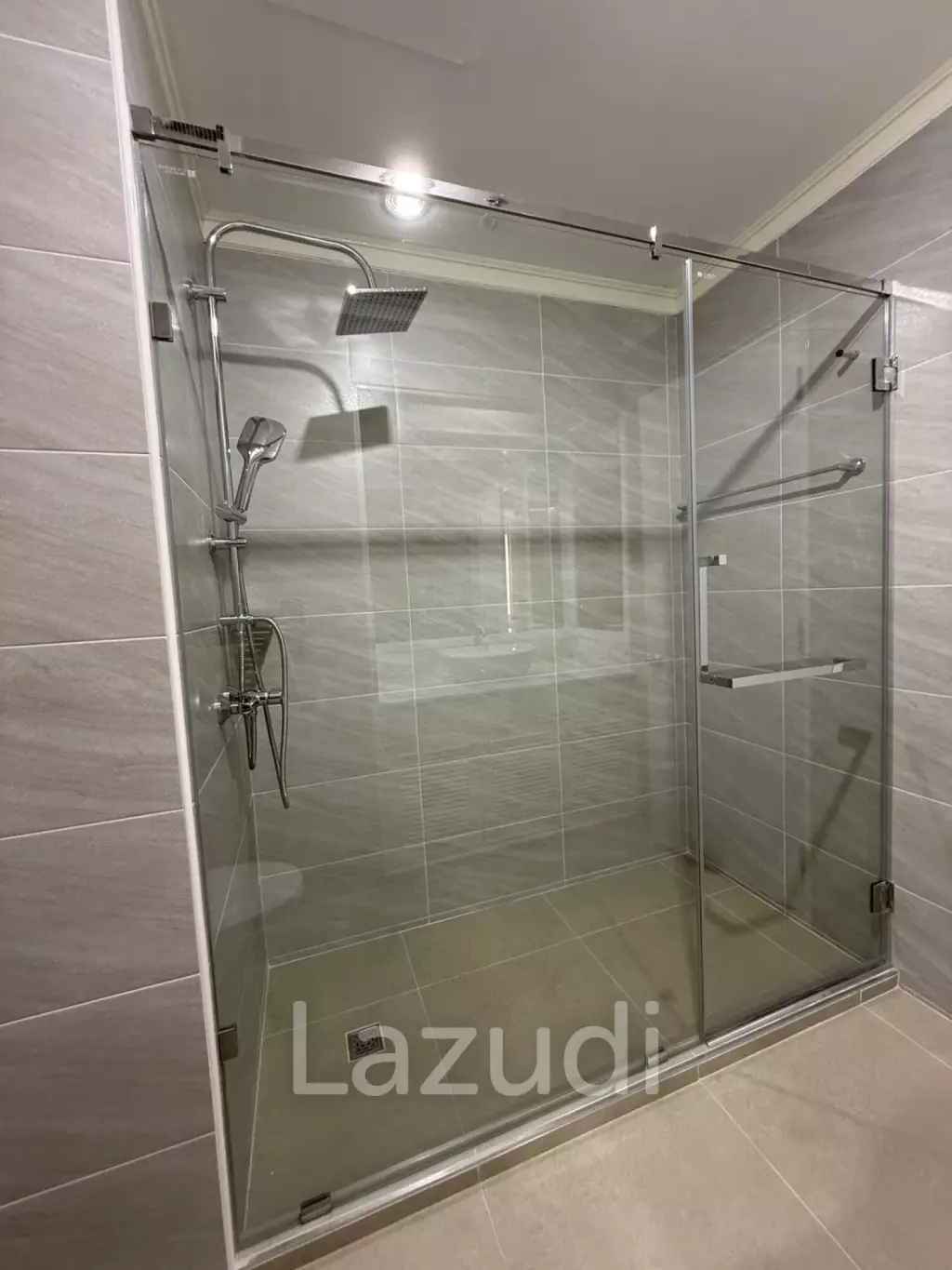 1 bedroom 1 bathroom condo 65 sqm. Baan Chao Praya for rent
