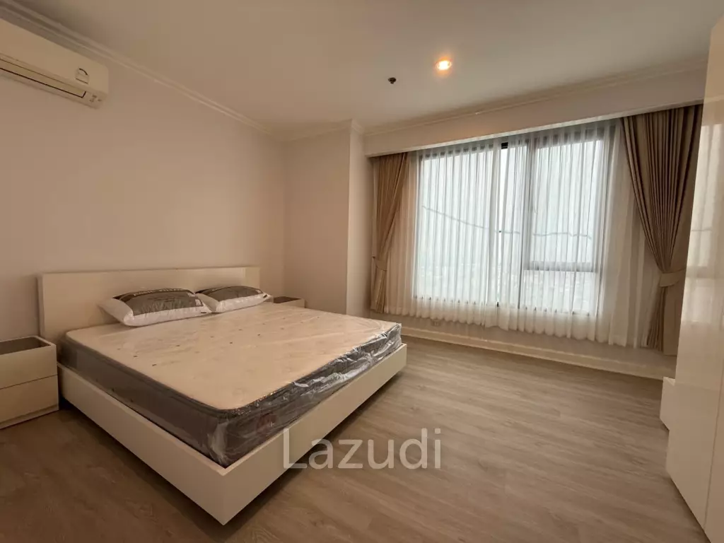 1 bedroom 1 bathroom condo 65 sqm. Baan Chao Praya for rent
