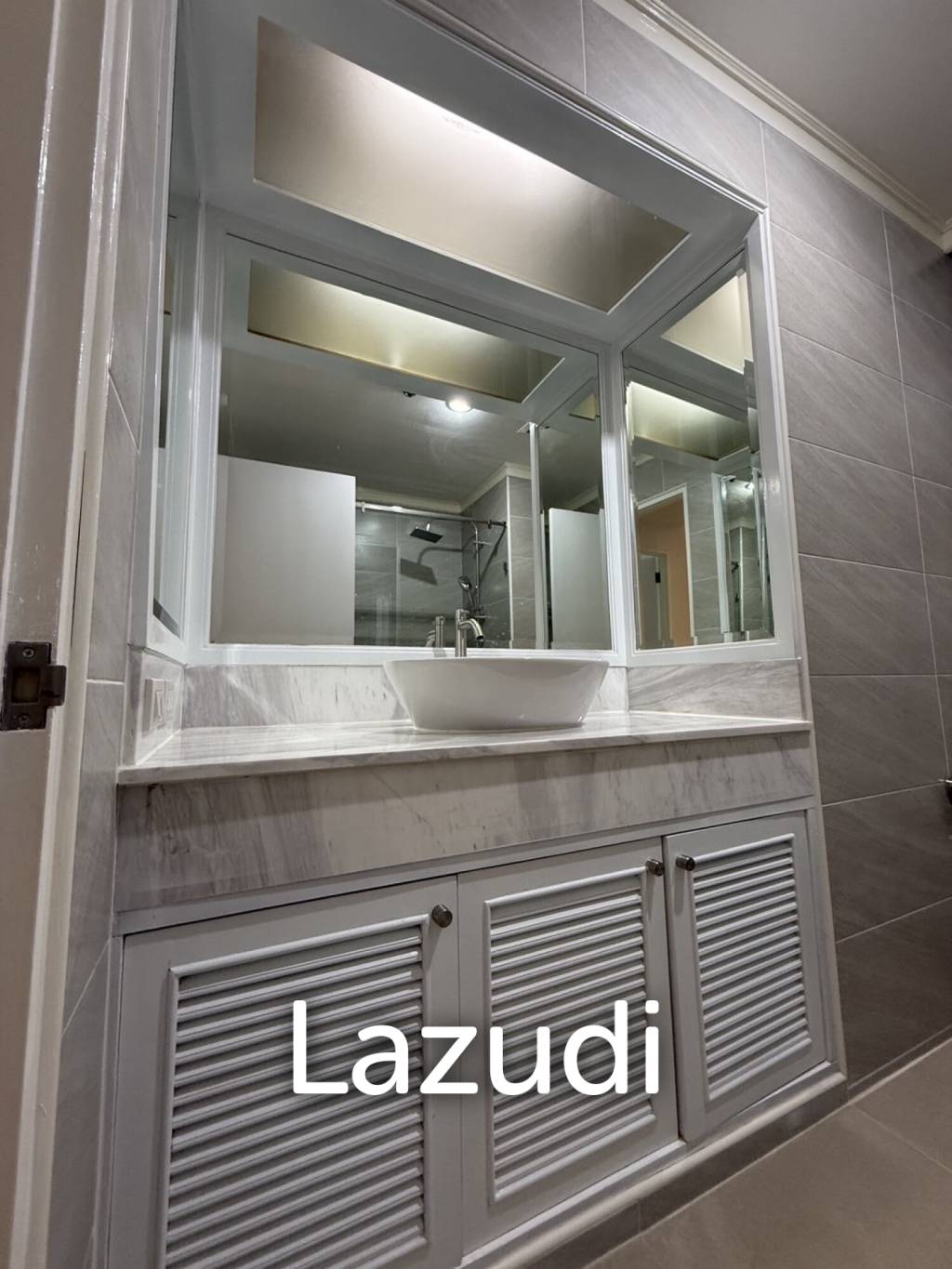 1 bedroom 1 bathroom condo 65 sqm. Baan Chao Praya for rent