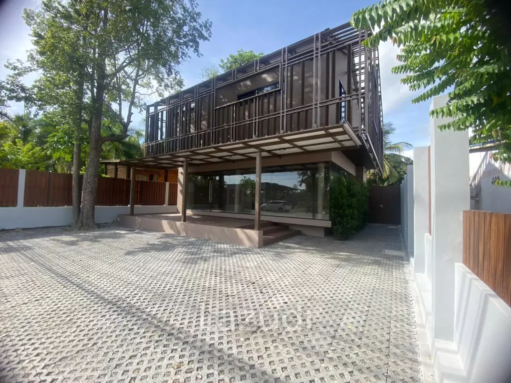 Modern 2-storey home office with pool in Ao Nang Krabi
