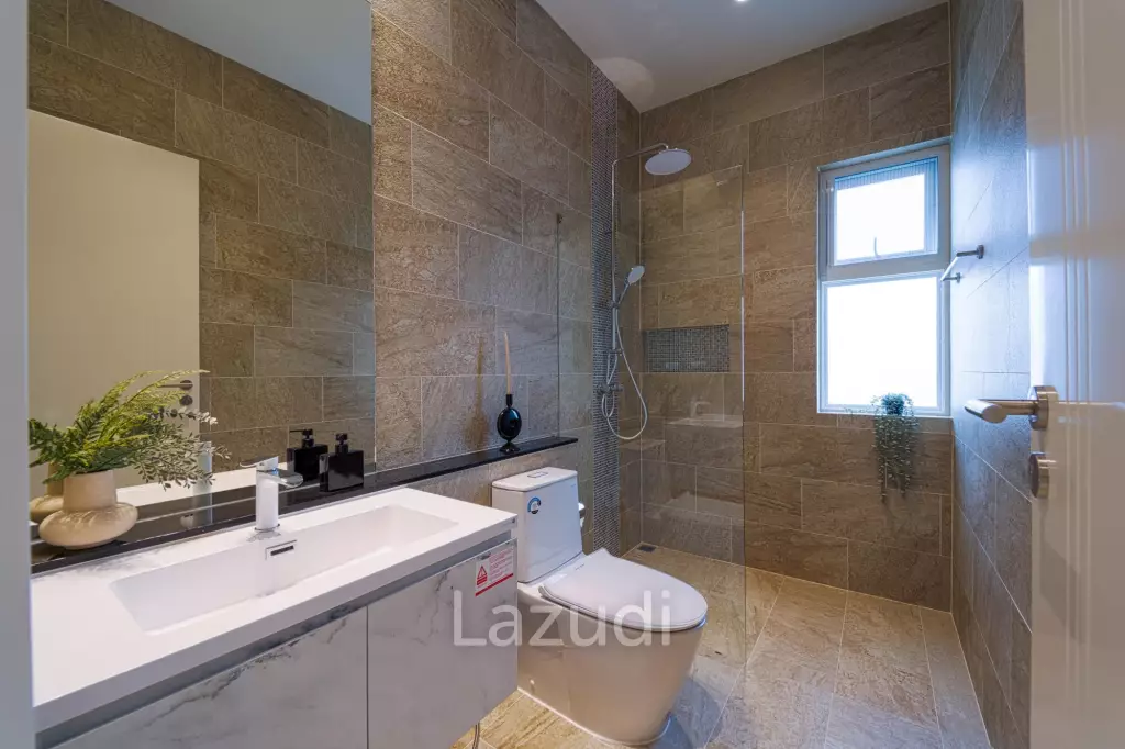 Modern 3 Bedroom Pool Villa in soi112